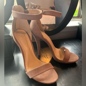 Windsor taupe heels